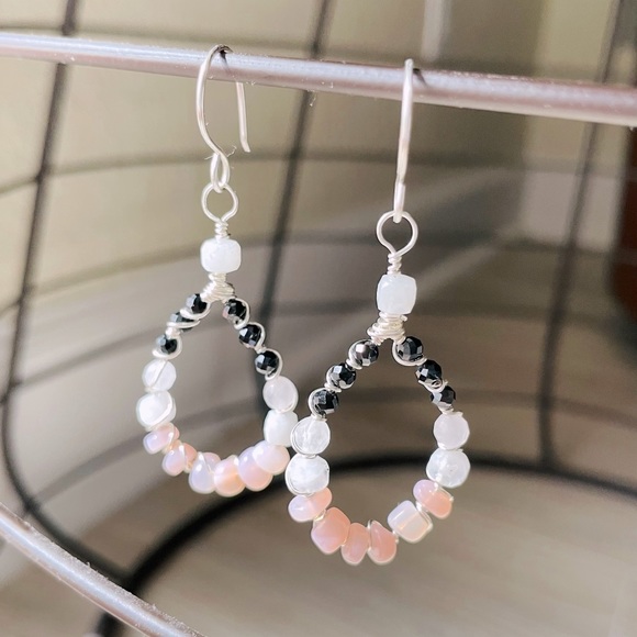 Pink Peruvian opal, white moonstone, black spinel and rose quartz hoop artisan - Picture 1 of 3